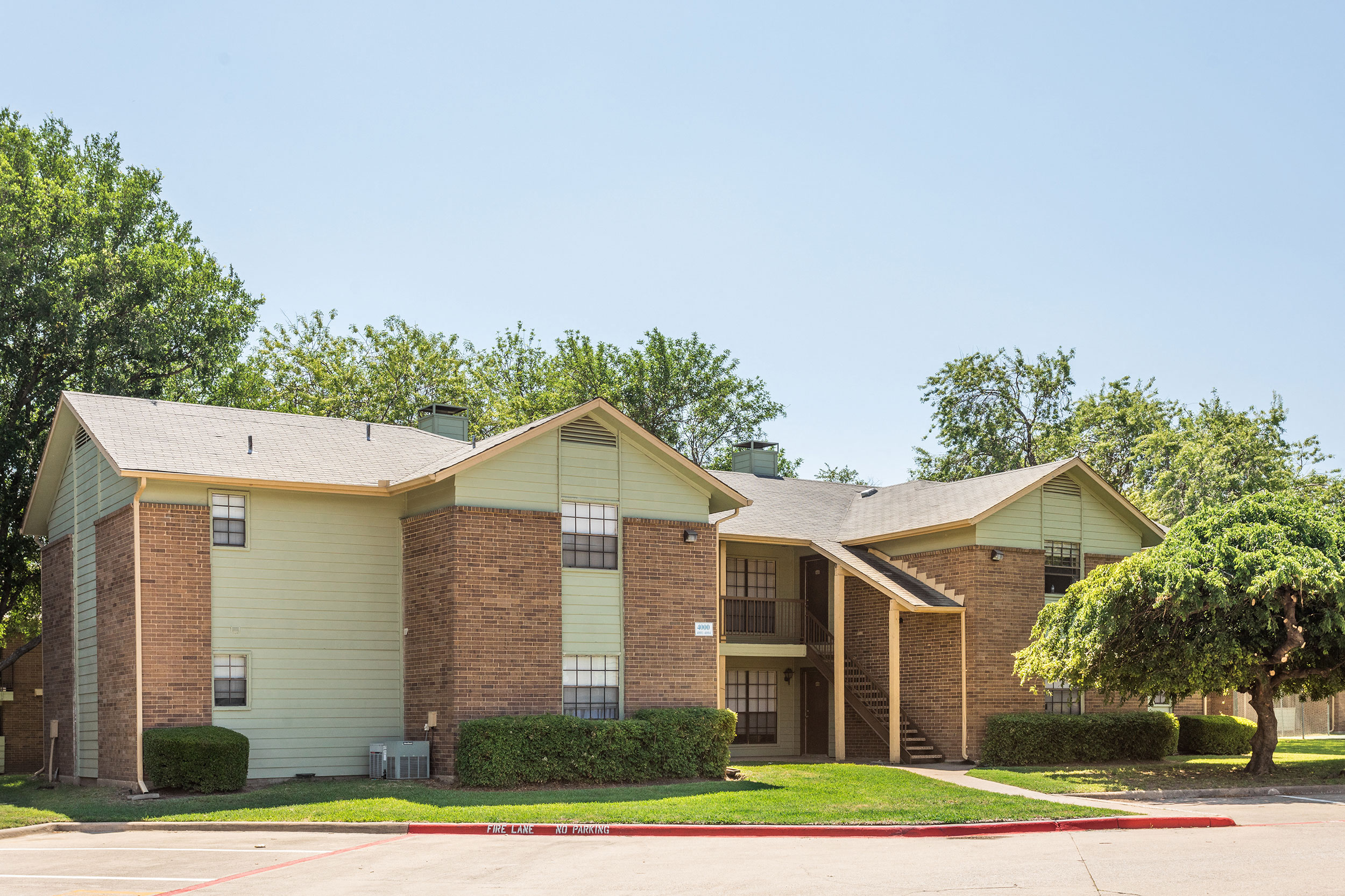 Fox Trails Apartment Homes IRT Living